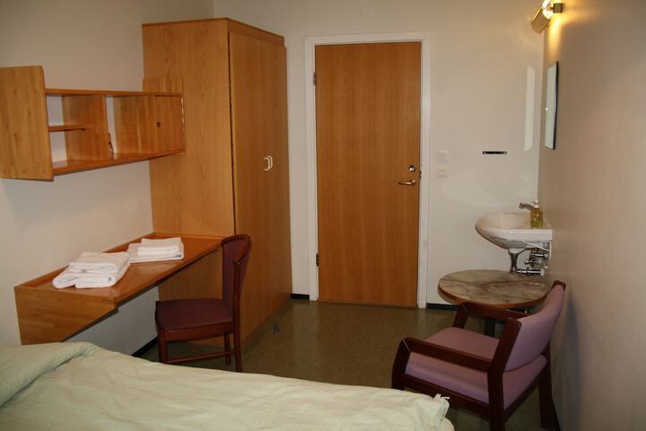 Room 18 of 65