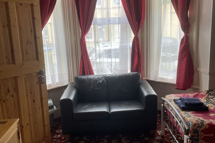 Room 12 of 34