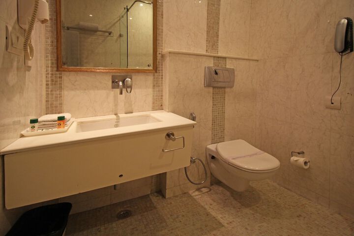 Room 33 of 45