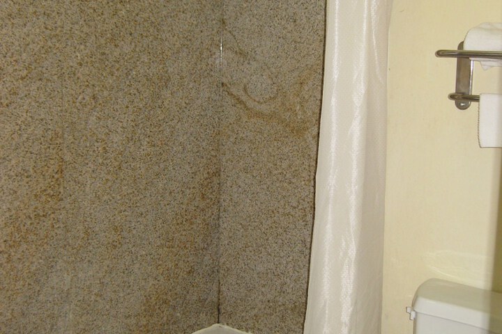 Room 15 of 22