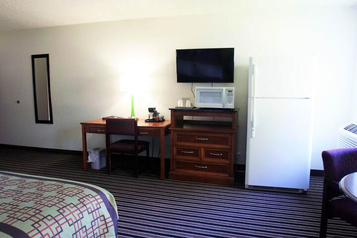 1 King Bed (16 of 24)