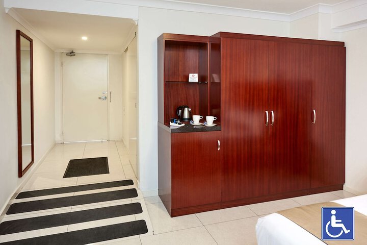 Room 14 of 36