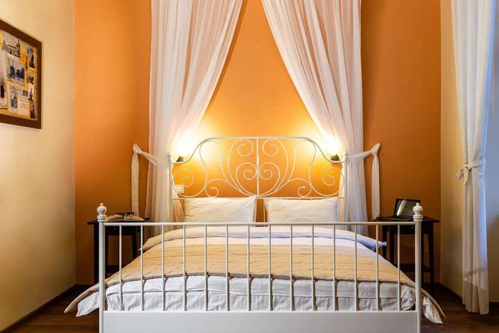 Room 27 of 50