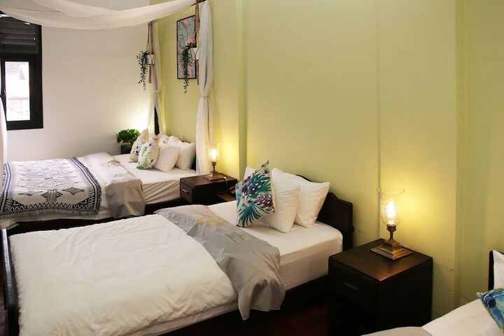 Room 32 of 108