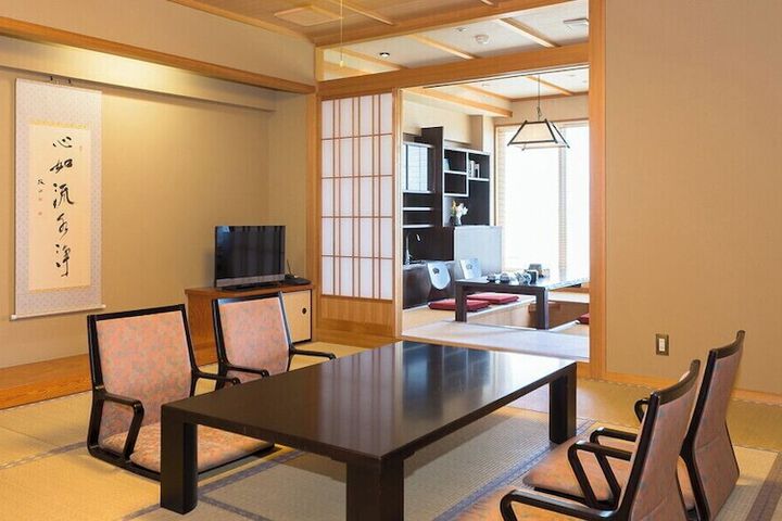 Room 30 of 170