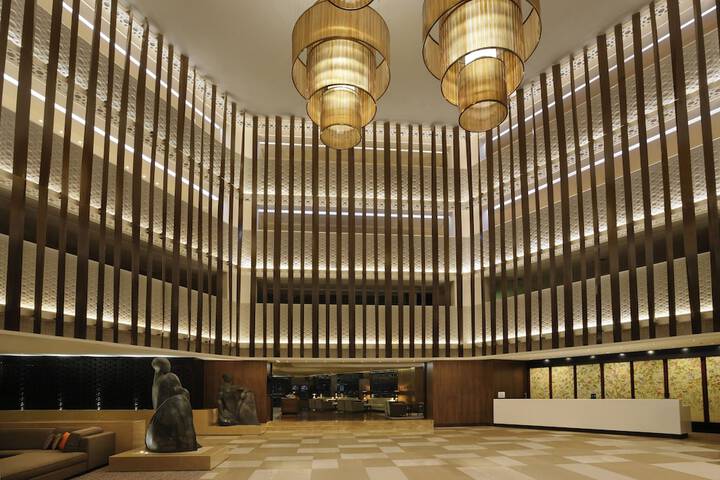 Hotel Interior 4 of 114