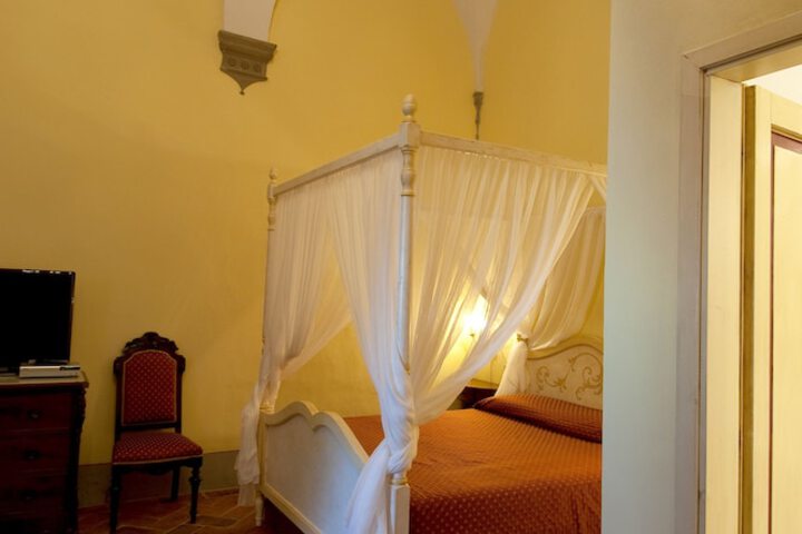 Room 6 of 86