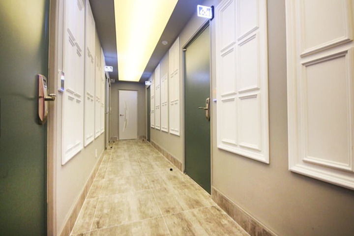 Ballroom/Hall 18 of 48