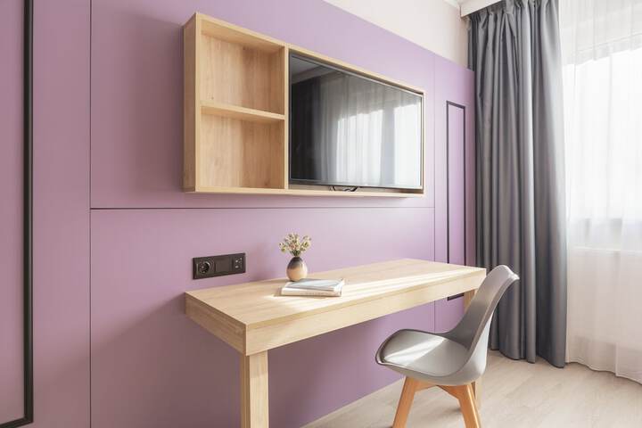 Room 2 of 76