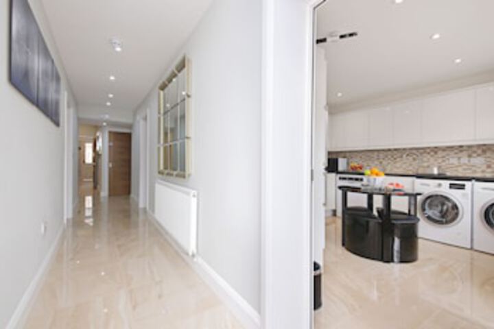 Ballroom/Hall 130 of 171
