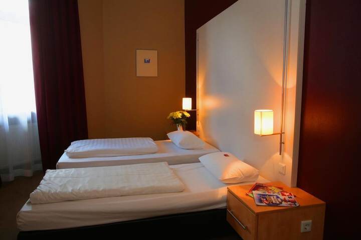 Room 11 of 23