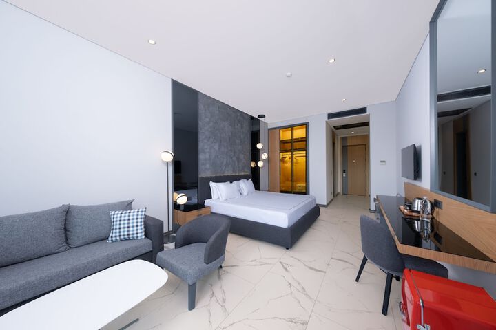 Room 10 of 164