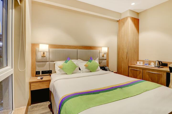 Room 9 of 48