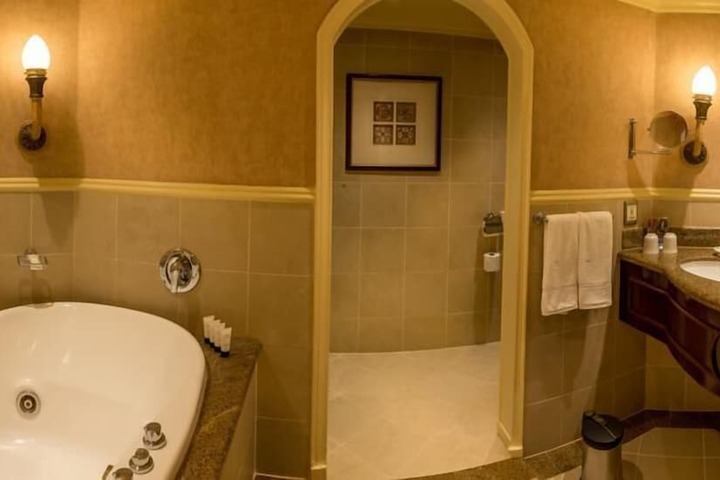 Room 49 of 95