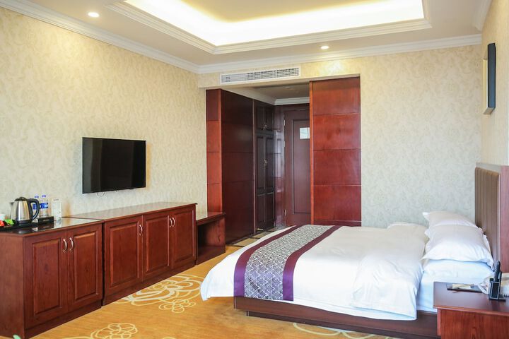Room 11 of 50