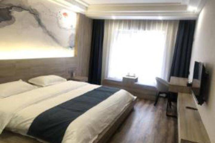 Room 9 of 9