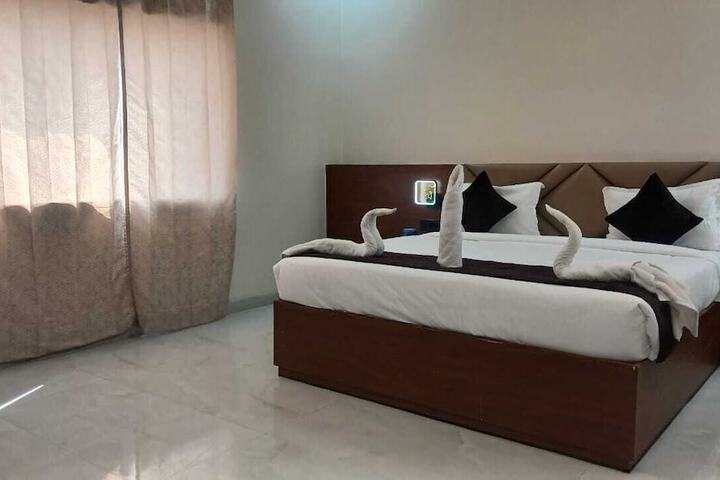 Room 11 of 29