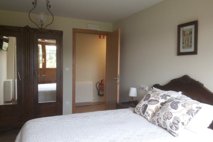 Room 4 of 51