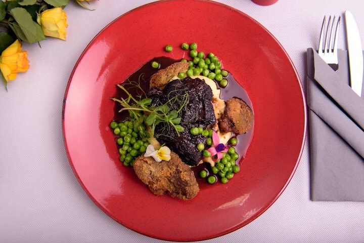 Dining 19 of 34