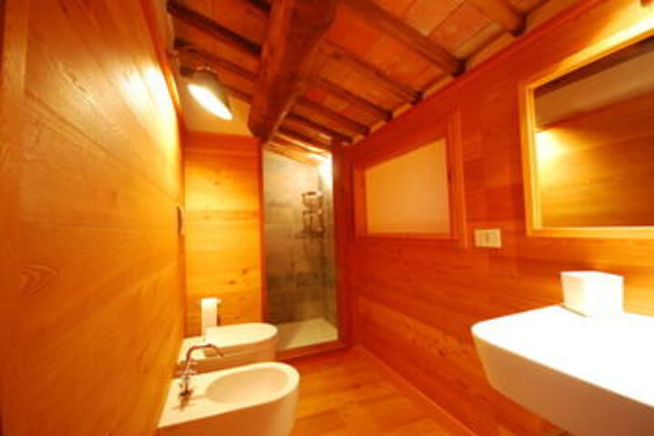 Room 2 of 35