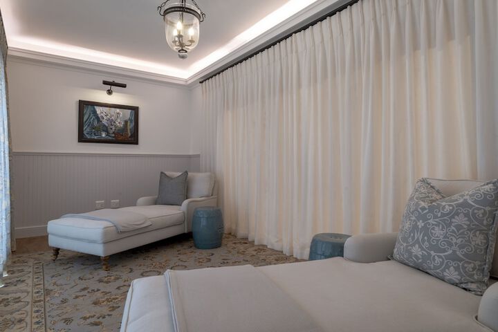 Lounge 26 of 30