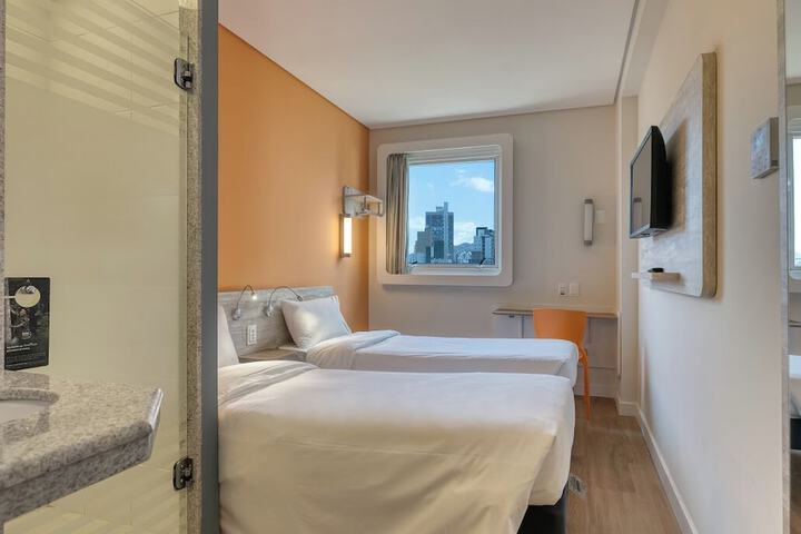 Room 20 of 43