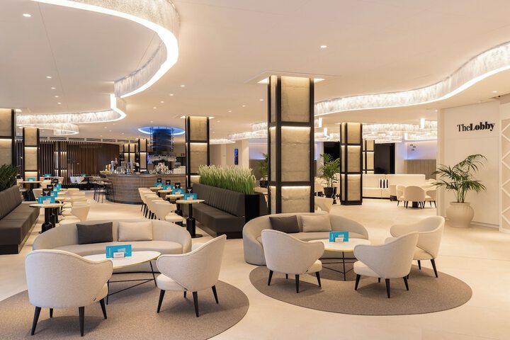 Lounge 56 of 63