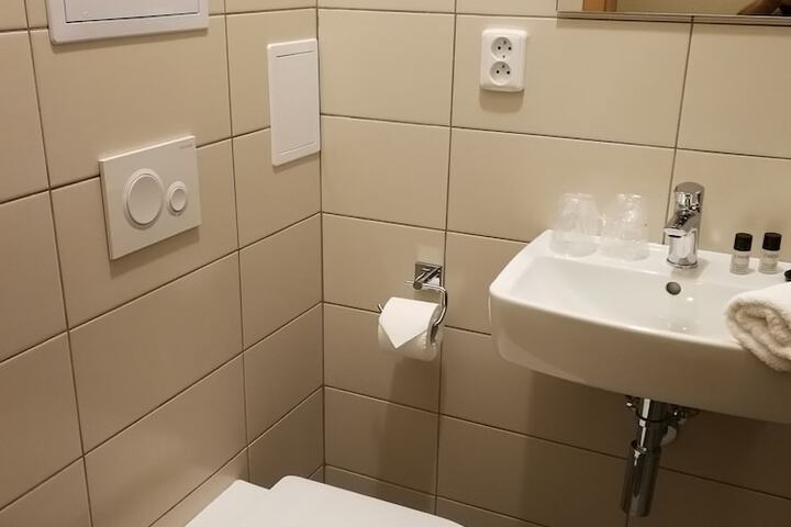 Room 61 of 84