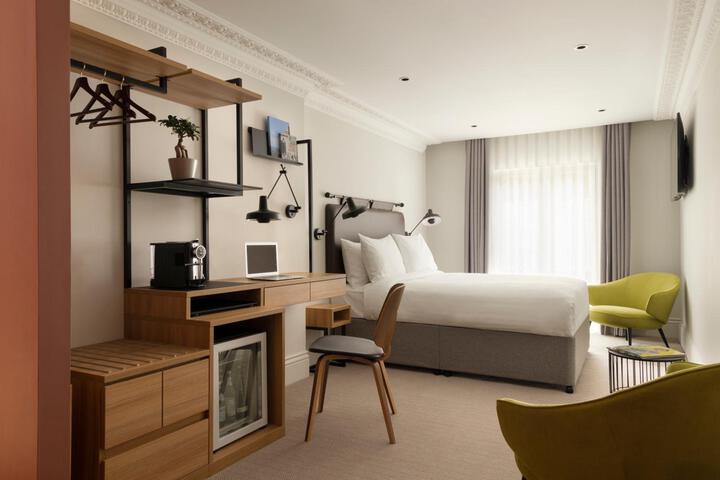 Room 14 of 61