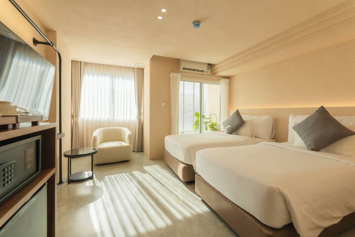 Room 34 of 65