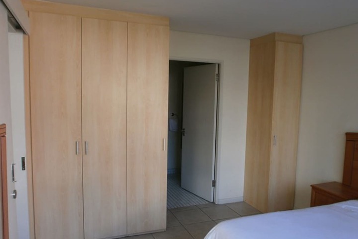 Room 4 of 34
