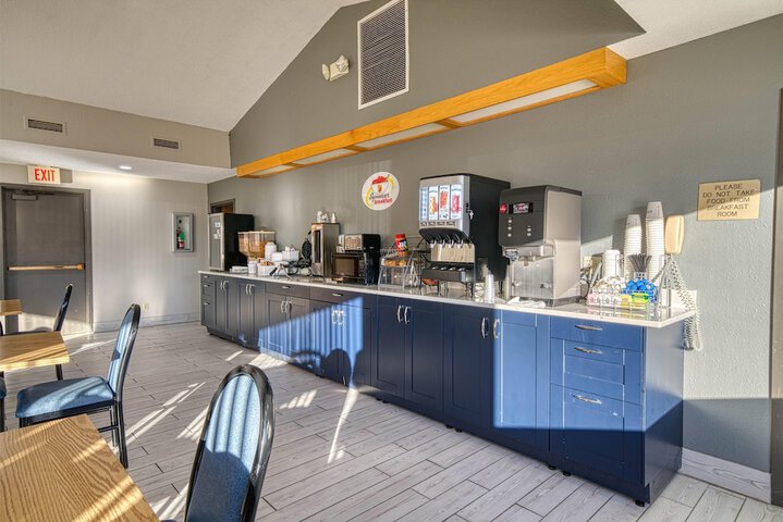 Breakfast/Coffee Service 30 of 45