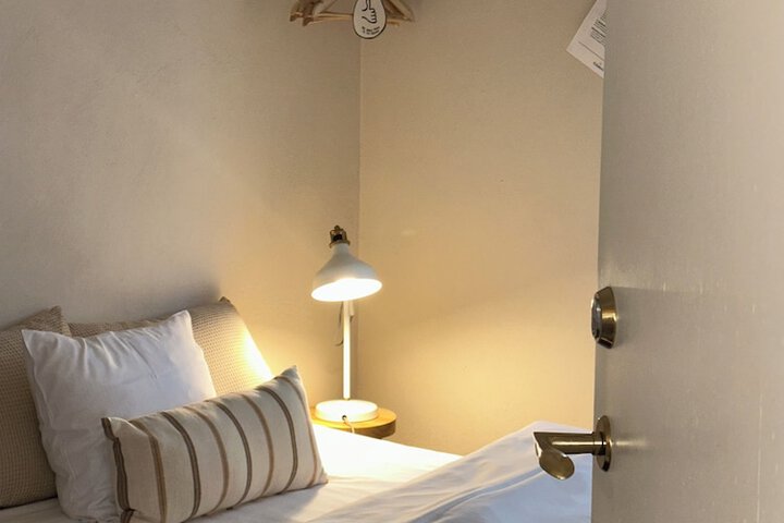 Room 9 of 43