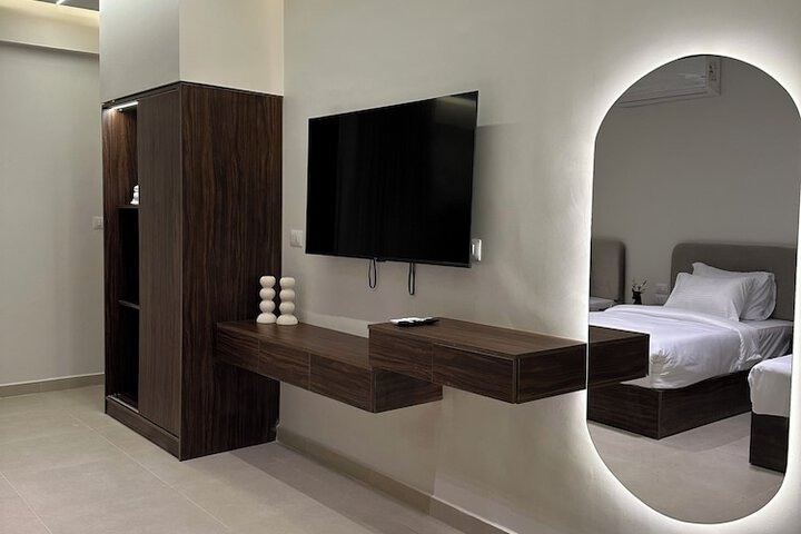 Room 15 of 23