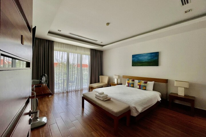 Room 38 of 183