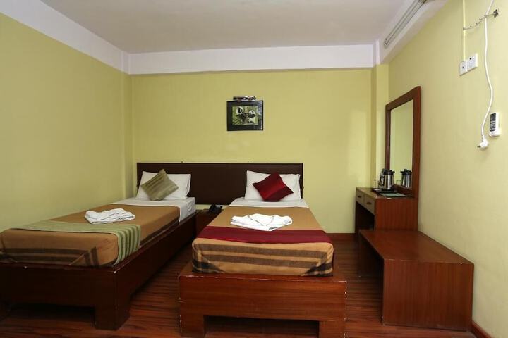 Room 9 of 38