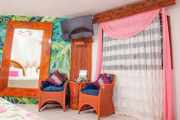 Room 4 of 36