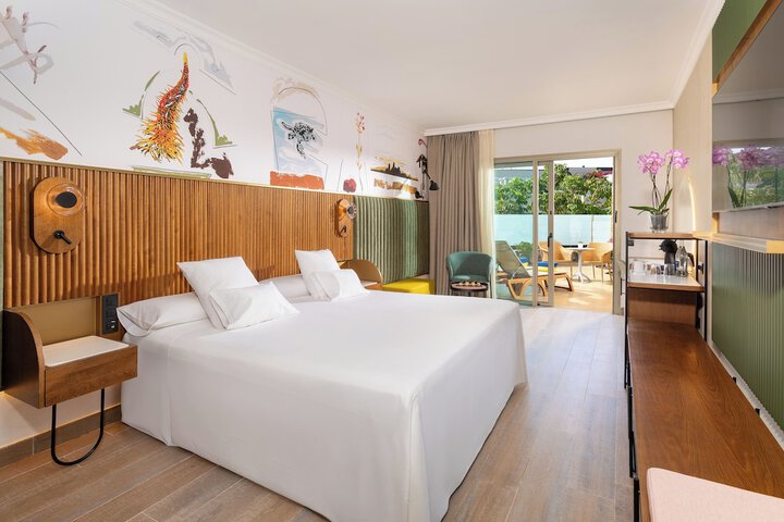 Room 10 of 76