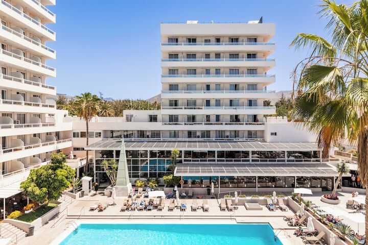 Pool Hotel