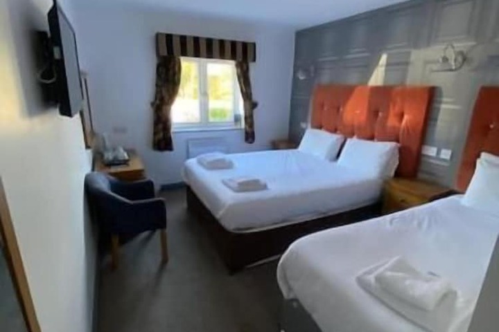 Room 6 of 23