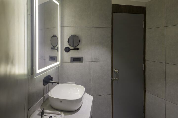 Room 26 of 43