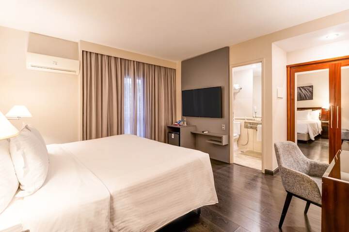 Room 36 of 108