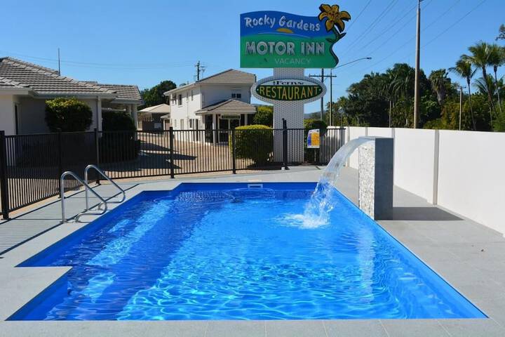 Pool 30 of 64