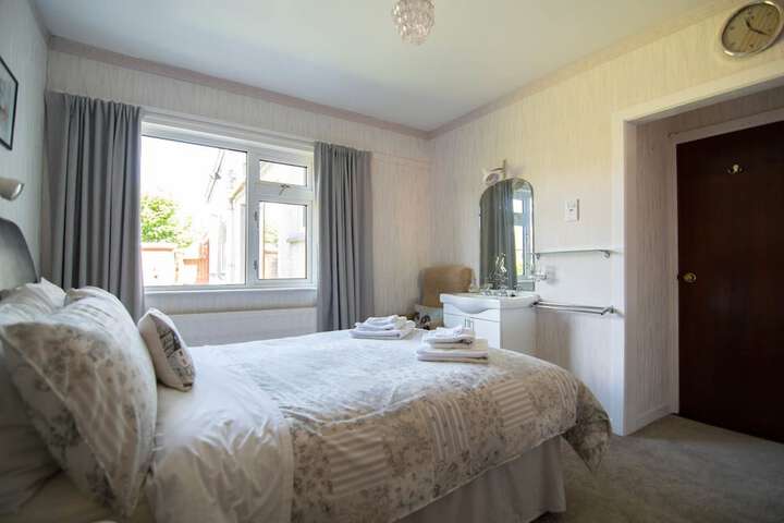 Room 13 of 20