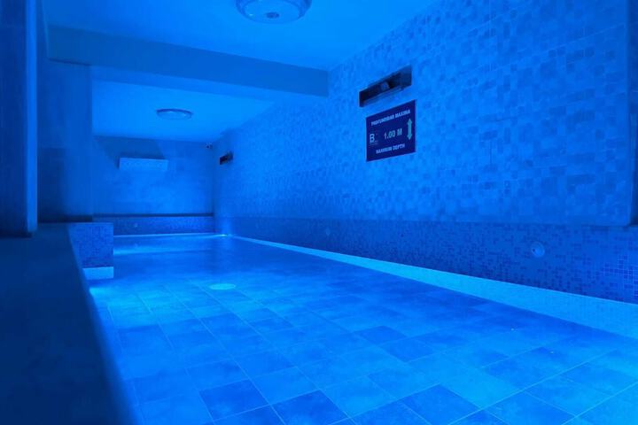 Pool 10 of 11