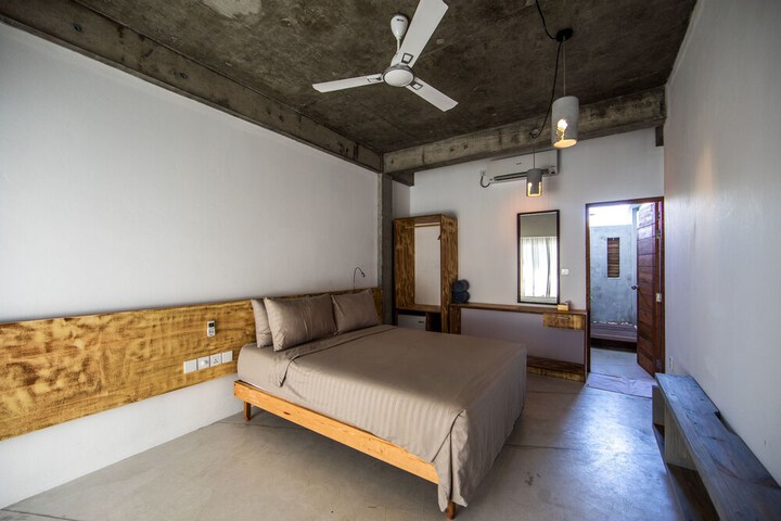 Room 3 of 43