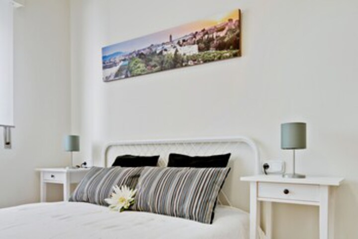 Room 14 of 22