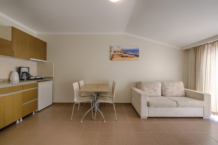 Room 6 of 48