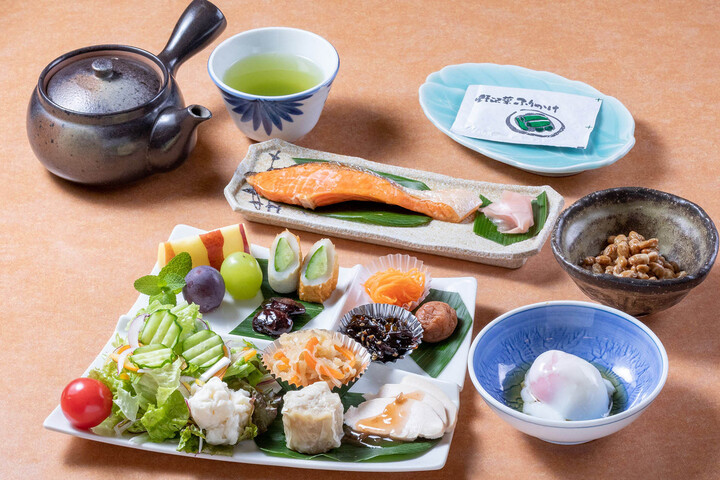 ・[Breakfast example] Various things little by little. Good nutritional balance