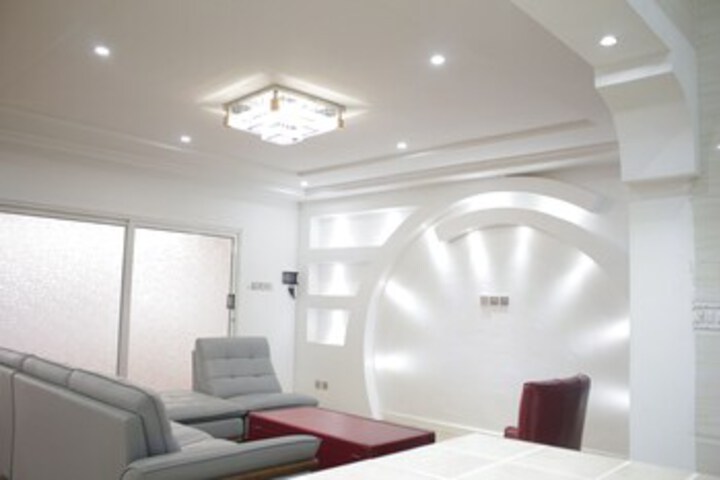 Room 17 of 27